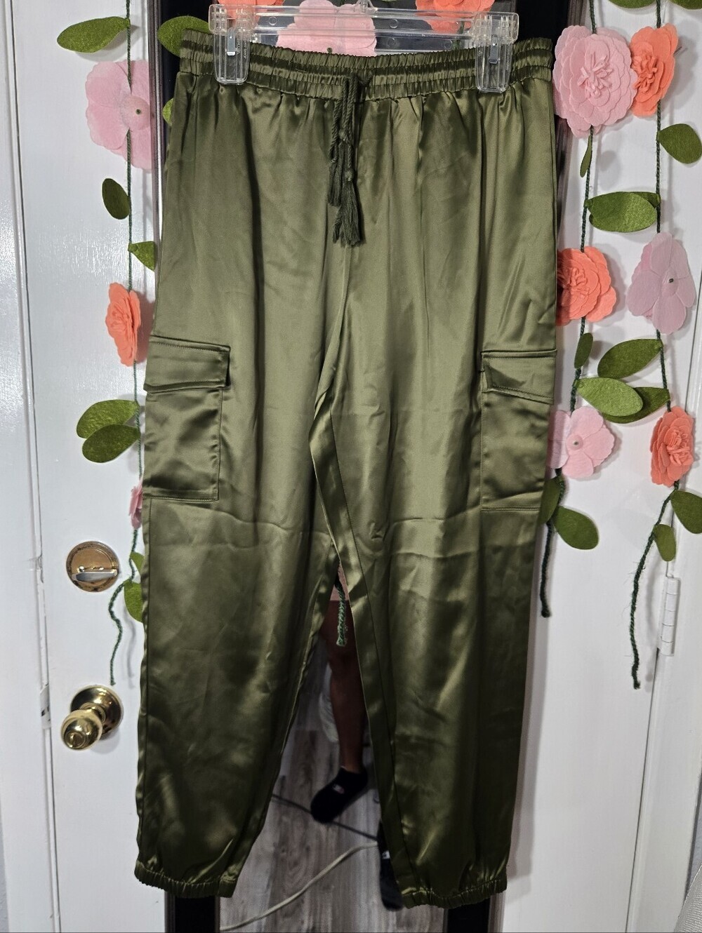 Allegra K Satin Green Joggers Sz Medium NWT - Picture 3 of 9